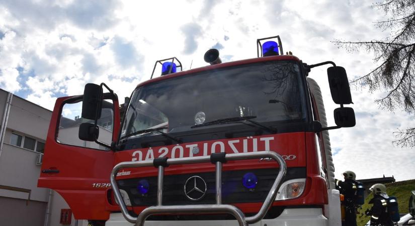 Kigyulladt egy büfé a Balaton-parton