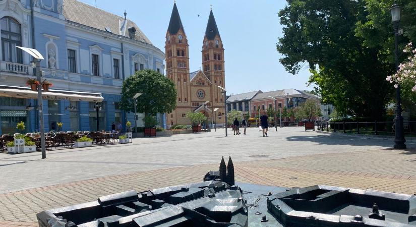 Gyomorforgató dolgok történnek Nyíregyházán is a szökőkutaknál, pedig még a kamera is veszi!