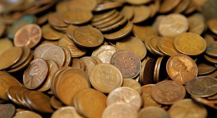 Hihetetlen felfedezés: ház falában leltek rá a rekord értékű aranypénzekre