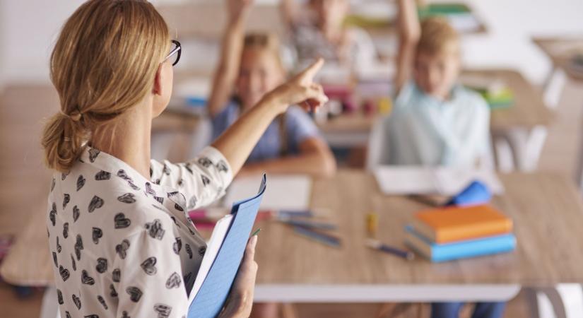 A következő tanévben kétszer is emelkedik a pedagógusok bére