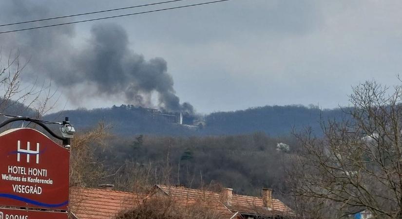 Alig hogy megnyitott a tűz után, ismét felcsaptak a lángok a Hotel Silvanusban