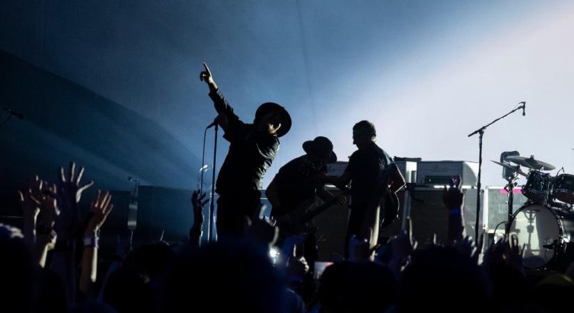 A Pearl Jam lehetett volna a zenekar, amely addig játszik, amíg el nem süllyed a Titan?