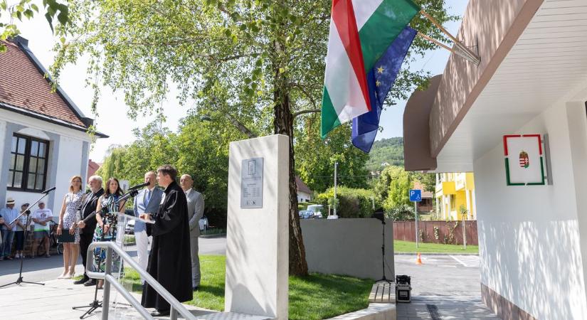 Segítség a mindennapi ügyintézéshez: megnyílt a révfülöpi kormányablak