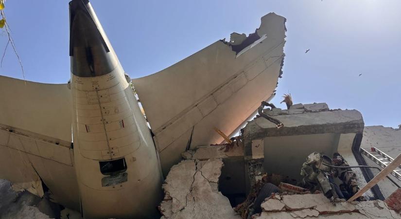 Egy tetőről került elő az Air India feketedoboza