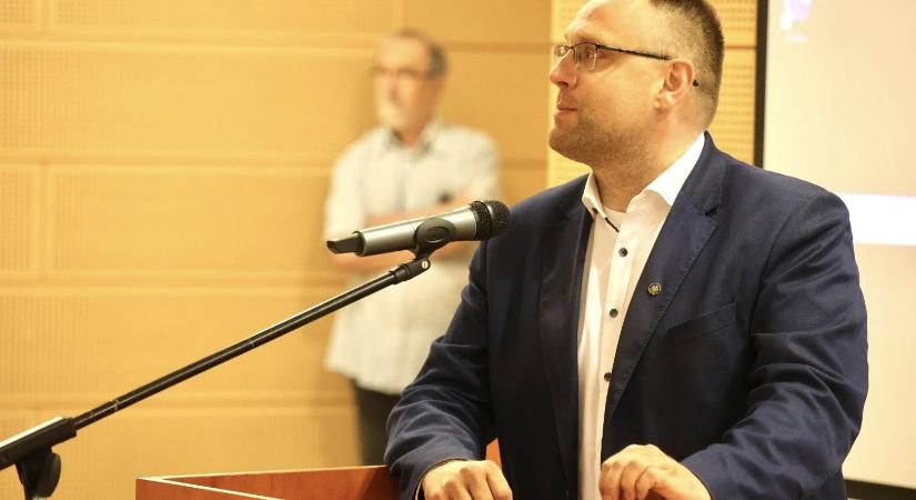 A szolnoki Fidesz eltörölné a rászoruló nyugdíjasok rendkívüli támogatását