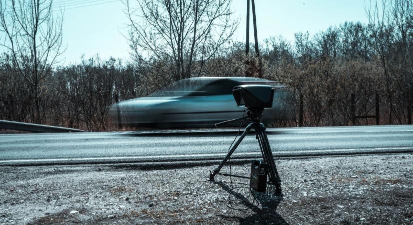 Traffipax titkok: nem is gondolnád mekkora távolságból be tudnak mérni