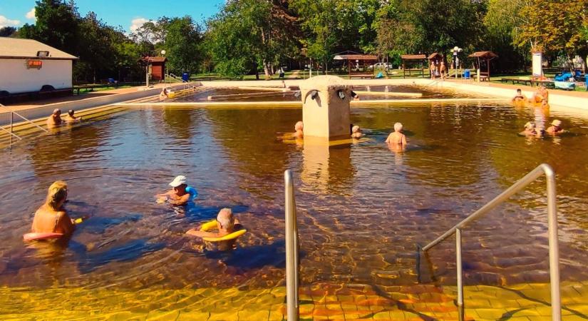 1378 lakosú község rejti az ország egyik legbarátságosabb gyógyfürdőjét