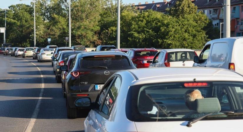 Ismét elesett az M3-as autópálya, több kilométeres torlódás alakult ki
