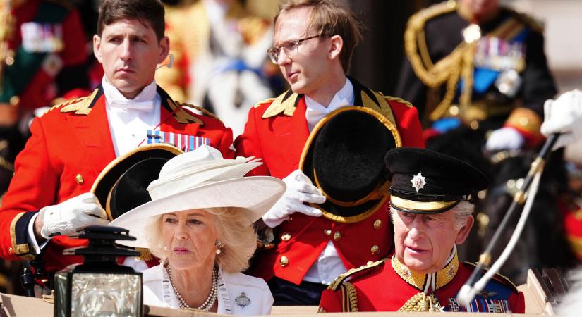 Megünnepelték a brit uralkodó hivatalos születésnapját