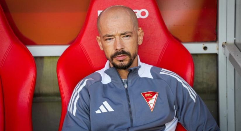 Heroikusan tartotta bent a Debrecent az élvonalban, mégis távozik a vezetőedző
