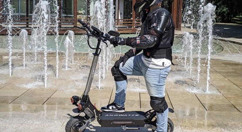Angwatt C1 2.0 duál motoros elektromos roller teszt – Megérkezett a finomhangolt frissítés