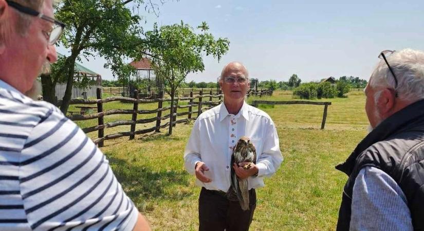 Visszavonul a hortobágyi állatorvos, Déri János