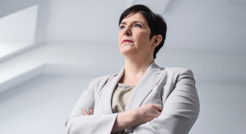 Dobrev Klára keményen nekiment a bankoknak, ezt követeli a pénzintézetektől