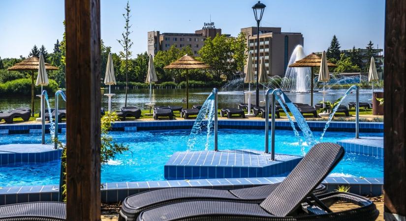 Fürdős újdonságok, tervek a Kagyló stranddal és újranyitó sós vizű fürdő