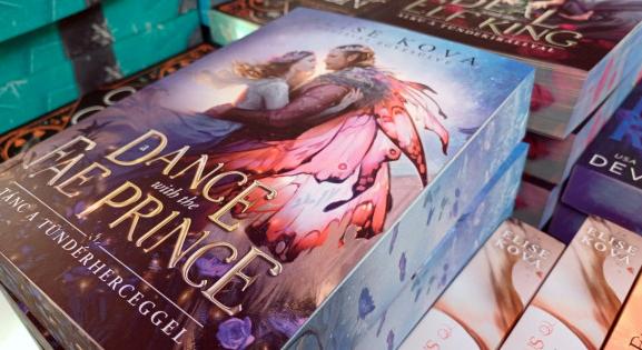 Piroska románca a vérfarkassal: a könyvhéten is tarol a romantikus fantasy