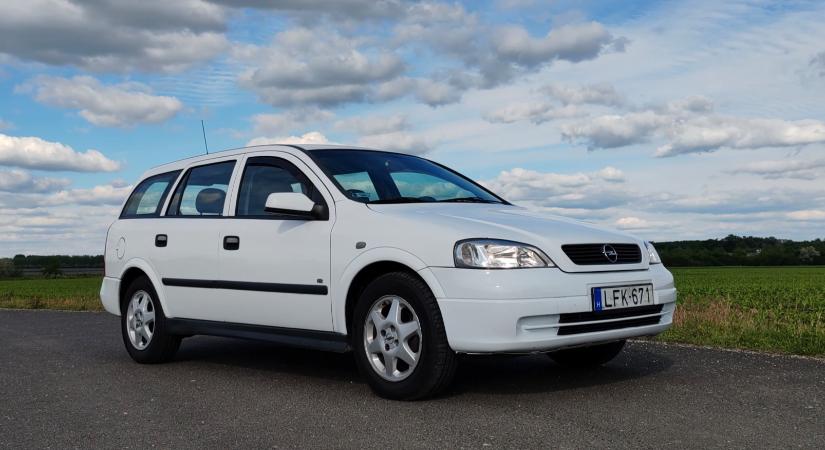 Olcsó autót sok pénzért? Használtteszten a 900 ezres G Astra!
