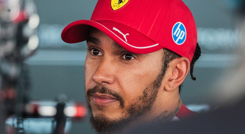 „Lewis Hamilton helyzete kezd kritikussá válni a Ferrarinál”