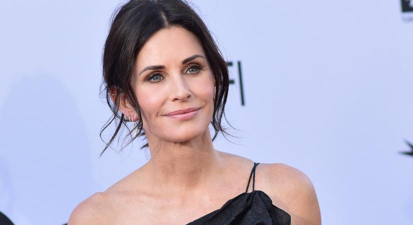 Férje huncut természete miatt vált el Courtney Cox - íme a 61 éves bombázó története