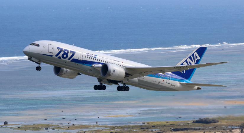 Megkezdődött Indiában a Boeing 787 típusú repülőgépek ellenőrzése