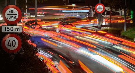 Kínkeservesen megy az átállás az elektromos vagy hidrogénüzemű járművekre az európai közúti fuvarozásban
