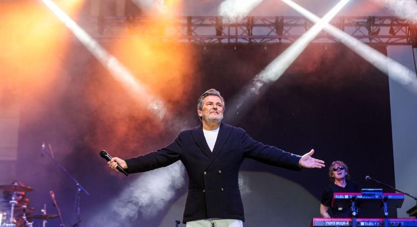 Felidézték a múltat a Dunakapu téren – Thomas Andersre több száz kicsi és nagy ropta - fotók, videó