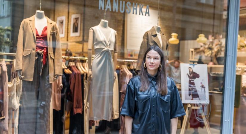 Nanushkában osztotta meg titkait a Fehér Lótusz új évadának legizgalmasabb karaktere, Aimee Lou Wood