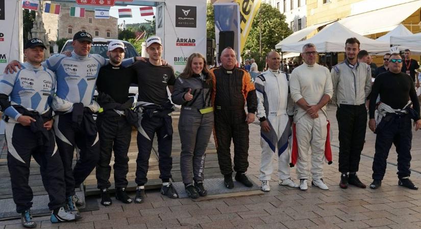 Faltuszékat üldözve dobogóra állt a Molnár-páros