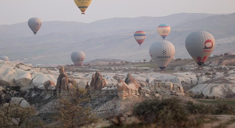 Két hőlégballon zuhant le az erős szél miatt