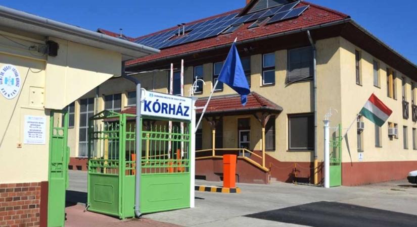Embertelen körülmények között fekszenek a magatehetetlen betegek az egyik kórház krónikus osztályán: a hozzátartozók segítséget kérnek