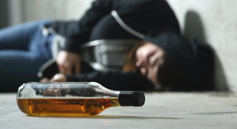 Túl sok alkoholt ivott és mérgézést kapott – egy járókelő mentette meg a fiatal nő életét