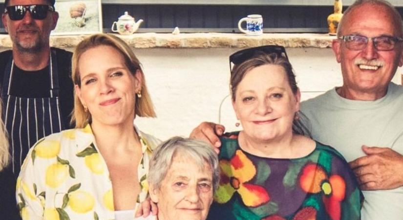 Tóth Vera szülinapi bulit rendezett édesanyjának Palkonyán, de Tóth Gabi nem jelent meg
