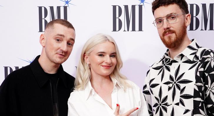 Tiltólistára került a Clean Bandit, Anne-Marie és David Guetta közös dala