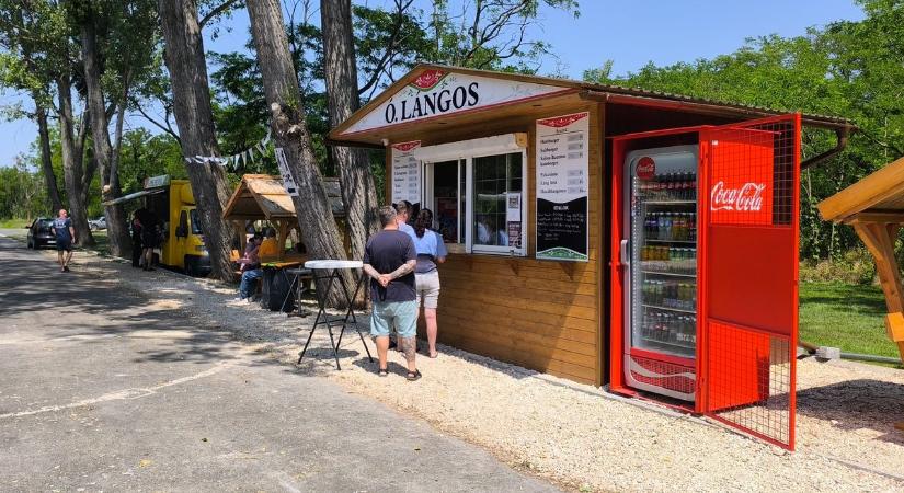 Friss ízek a régi tanpályán – megnyílt Tata új gasztro udvara