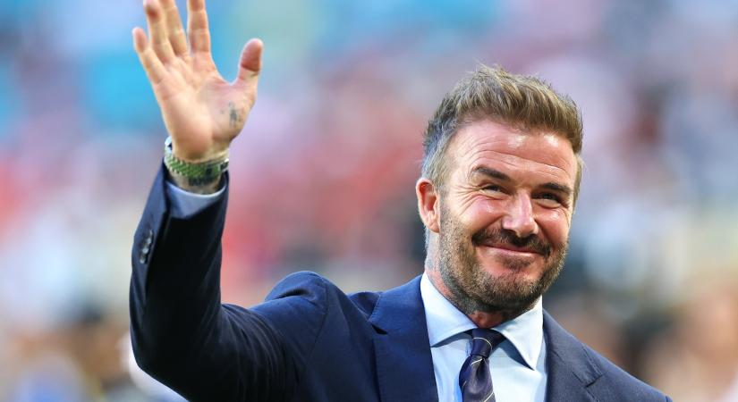 Gary Oldmant és David Beckhamet is lovaggá ütötték pénteken