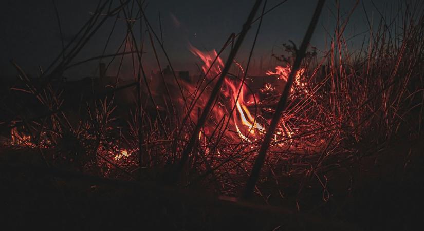 Kigyulladt a gaz Királyszentistván közelében