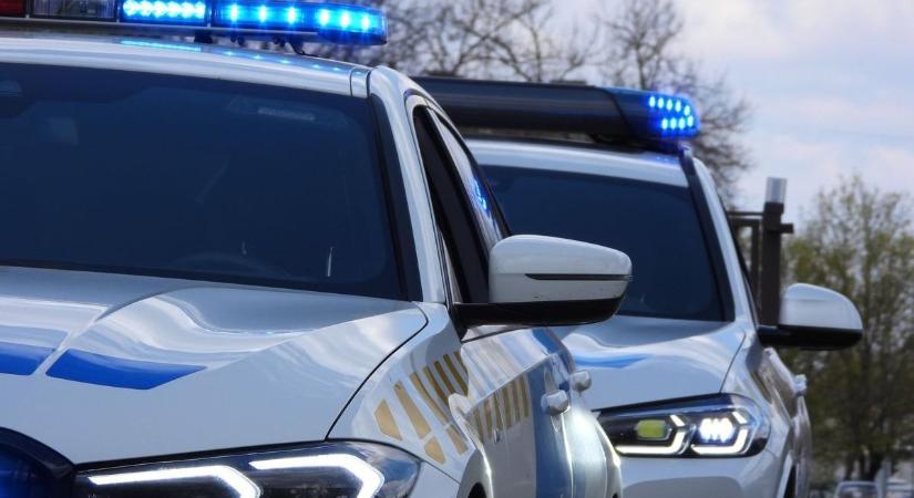 Súlyos karambol a 33-as főúton: motoros és autós ütközött
