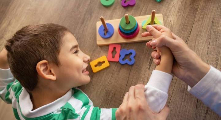 Nincs csodaszer az autizmusra – miért kísérleteznek mégis a szülők?