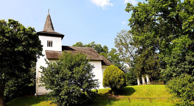 Zalaszentmihályfa csodaszép, magányos temploma – arkangyal a mező szélén (galéria)