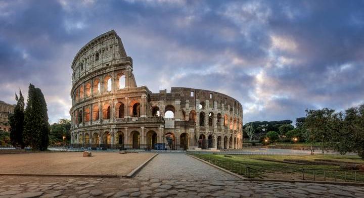 Ezért hiányzik a Colosseum egyik fele: súlyos csapásokat kellett kiállnia