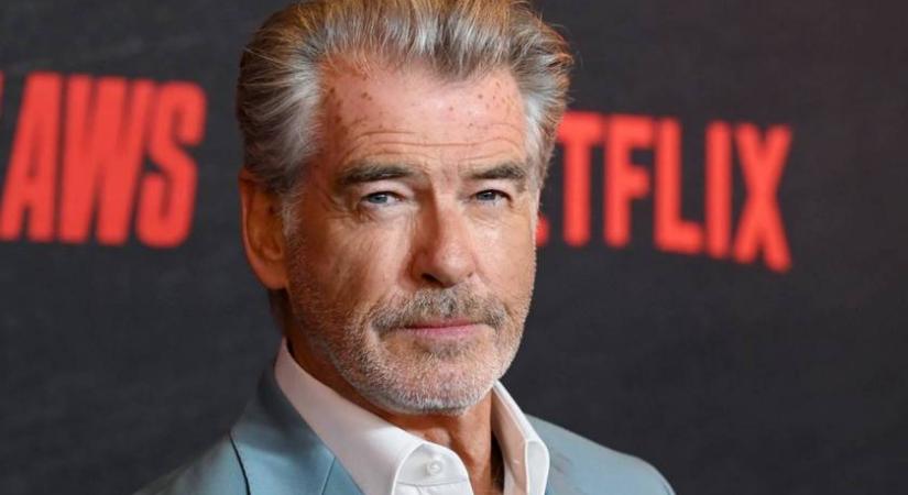 Pierce Brosnan jóképű fia félmeztelenül pózolt: Paris ilyen izmos lett