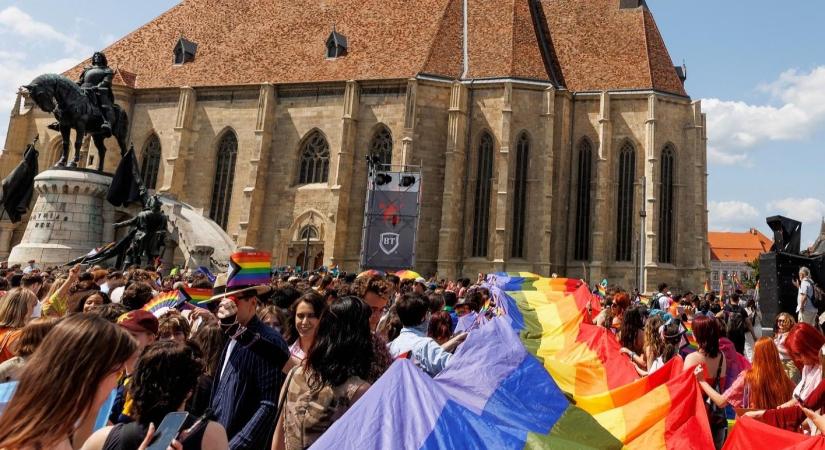 Mosolygó csendőrökkel, támogató helyiekkel találkoztak a kolozsvári Pride résztvevői