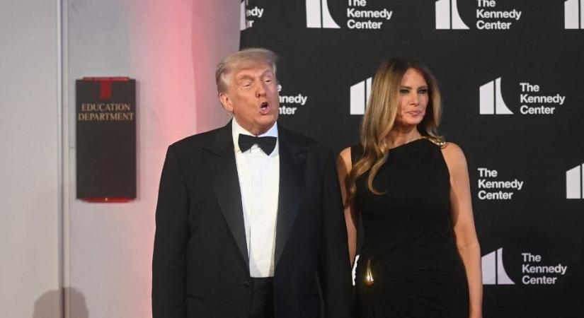 Kifütyülték Donald Trumpot a Nyomorultak premierjén – videó