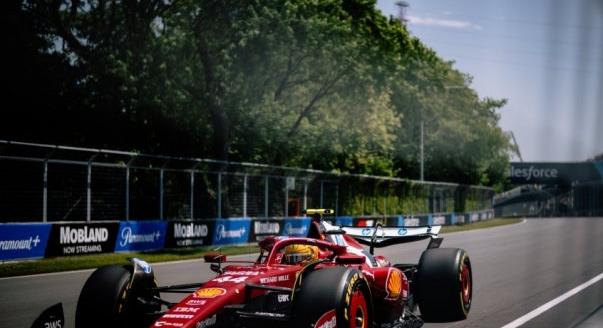 Hamilton: Igyekszem változtatások felé terelni a csapatot