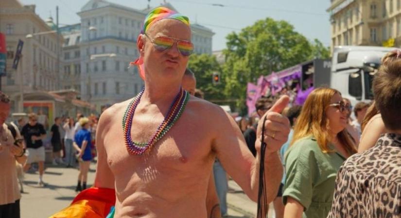 Bravó, Bécs! Megcsináltátok! De köszönjük, mi nem kérünk a bőrszíjas szerkóban vonagló malacbácsikból!