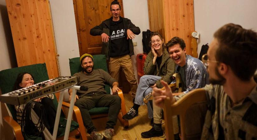 A dal összeköt: elstartolt Erdély első zenés reality műsora