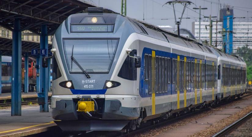 Embert gázolt a vonat az éjjel a Balatonnál