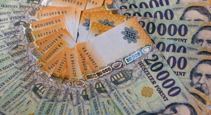 Erősen indított a forint, 402 alatt váltják az eurót, száguld az OTP