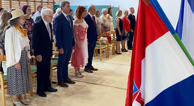Ahol még számít a kézfogás és a család (galéria, videó)