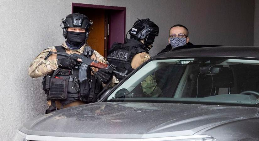 Felmentették a korrupcióval vádolt volt SIS-főnököt