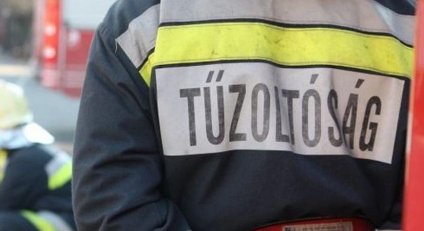 Árokba hajtott egy kisbusz